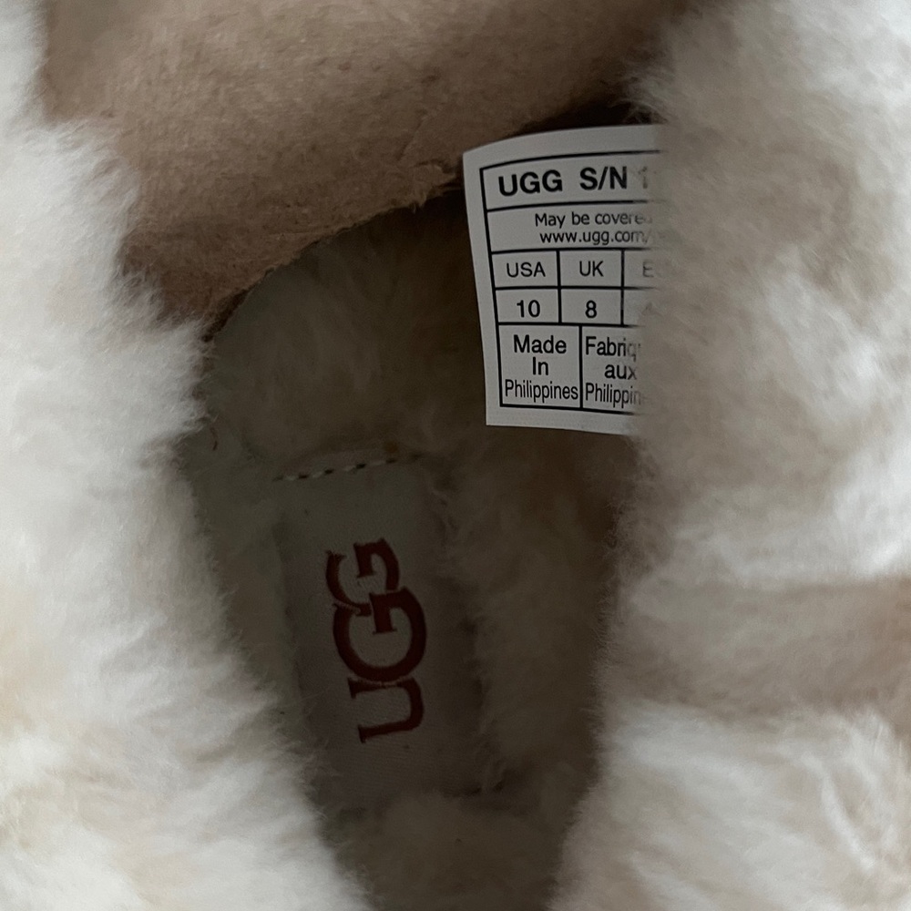 UGG Cream Fuzzy Slippers with Tan Accents - Picture 4 of 6